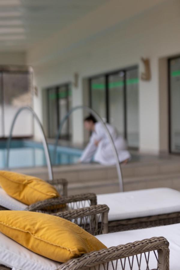 Le Phebus & Spa - Relais & Chateaux Joucas Bagian luar foto