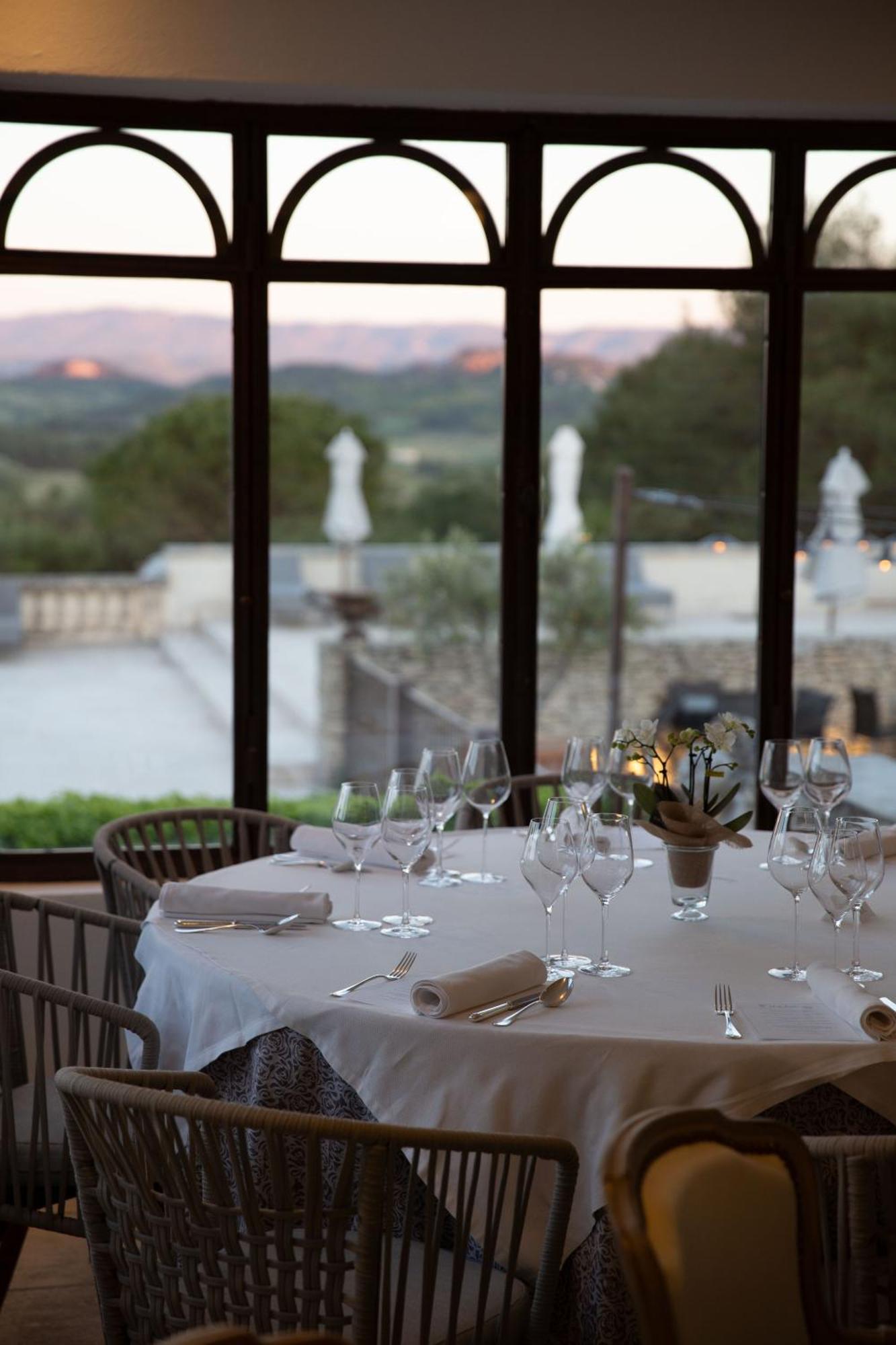 Le Phebus & Spa - Relais & Chateaux Joucas Bagian luar foto